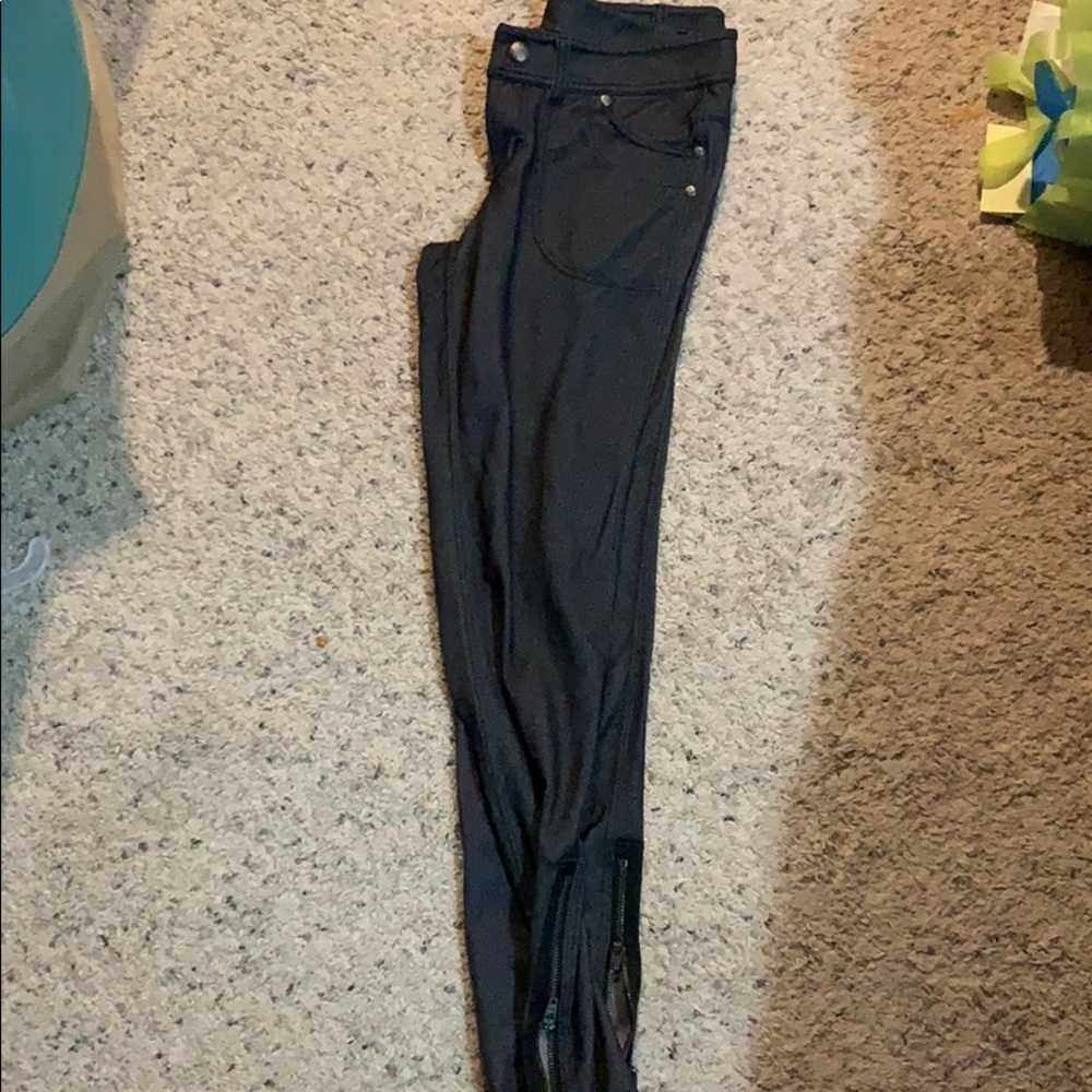 Black leggings